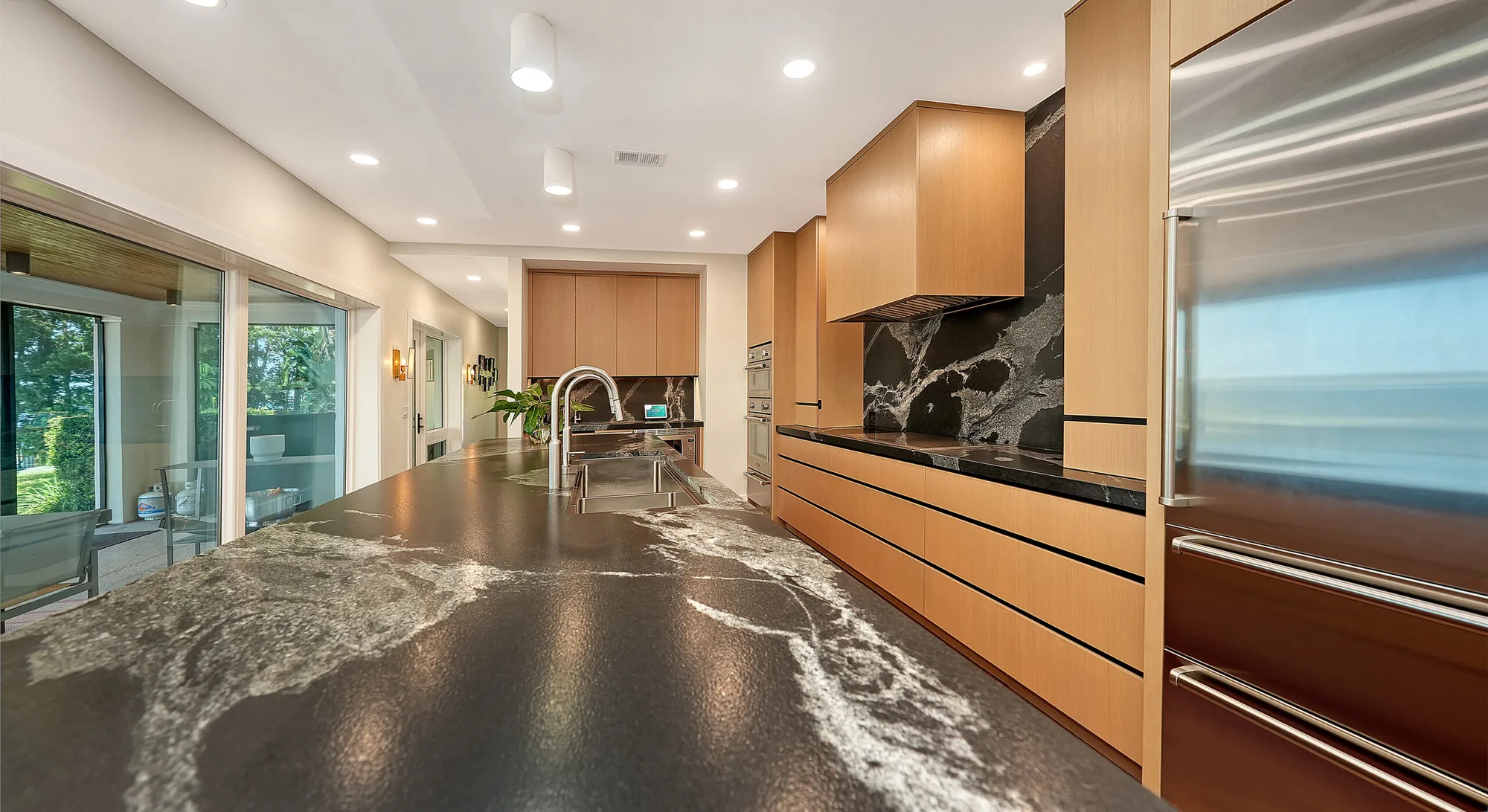 Bradenton Kitchen by Metro Cabinet Company